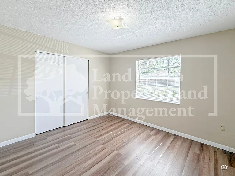 1703-B S King Ave #1701A-1707B — Photo 9