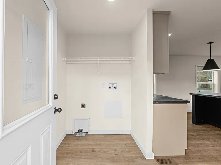 653 W 9th Ave — Photo 12