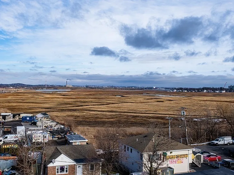 450 American Legion Hwy #506 — Photo 13