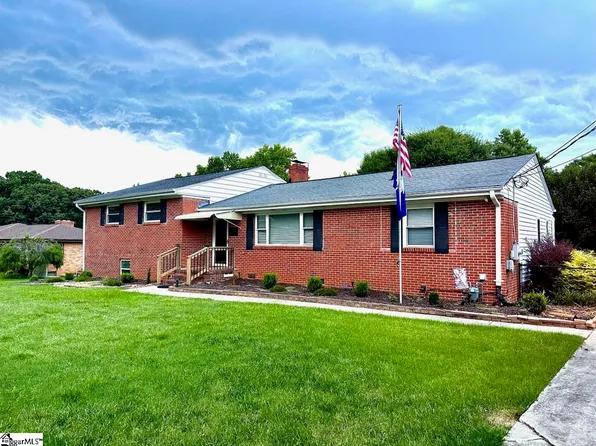 411 Drury Ln, Mauldin, SC 29662