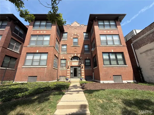 5621 Pershing Ave APT 13, Saint Louis, MO 63112