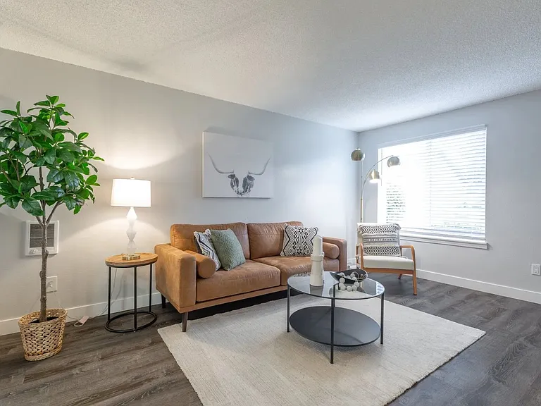 Somerset West Apartments — Photo 12