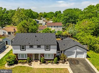 4202 Minstrell Ln, Fairfax, VA 22033