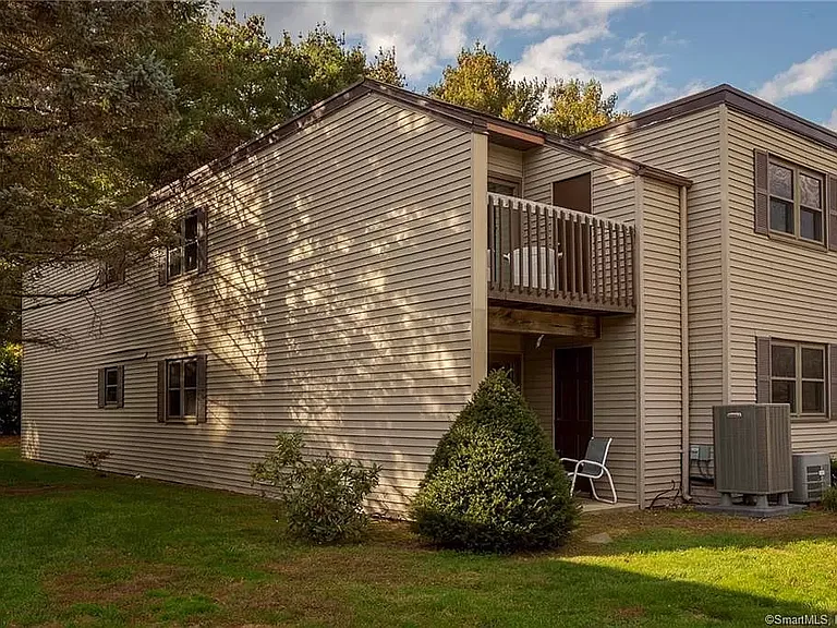 601 Twin Circle Dr #601 — Photo 4