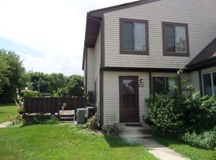 1522 Timberwood Ct #1522, Sycamore, IL 60178