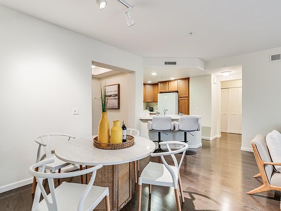 5th image of 809 Auzerais Ave Unit 357