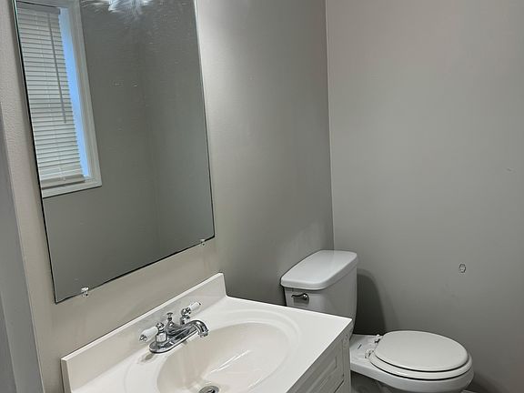 4th image of 1629 Edgechester Ave