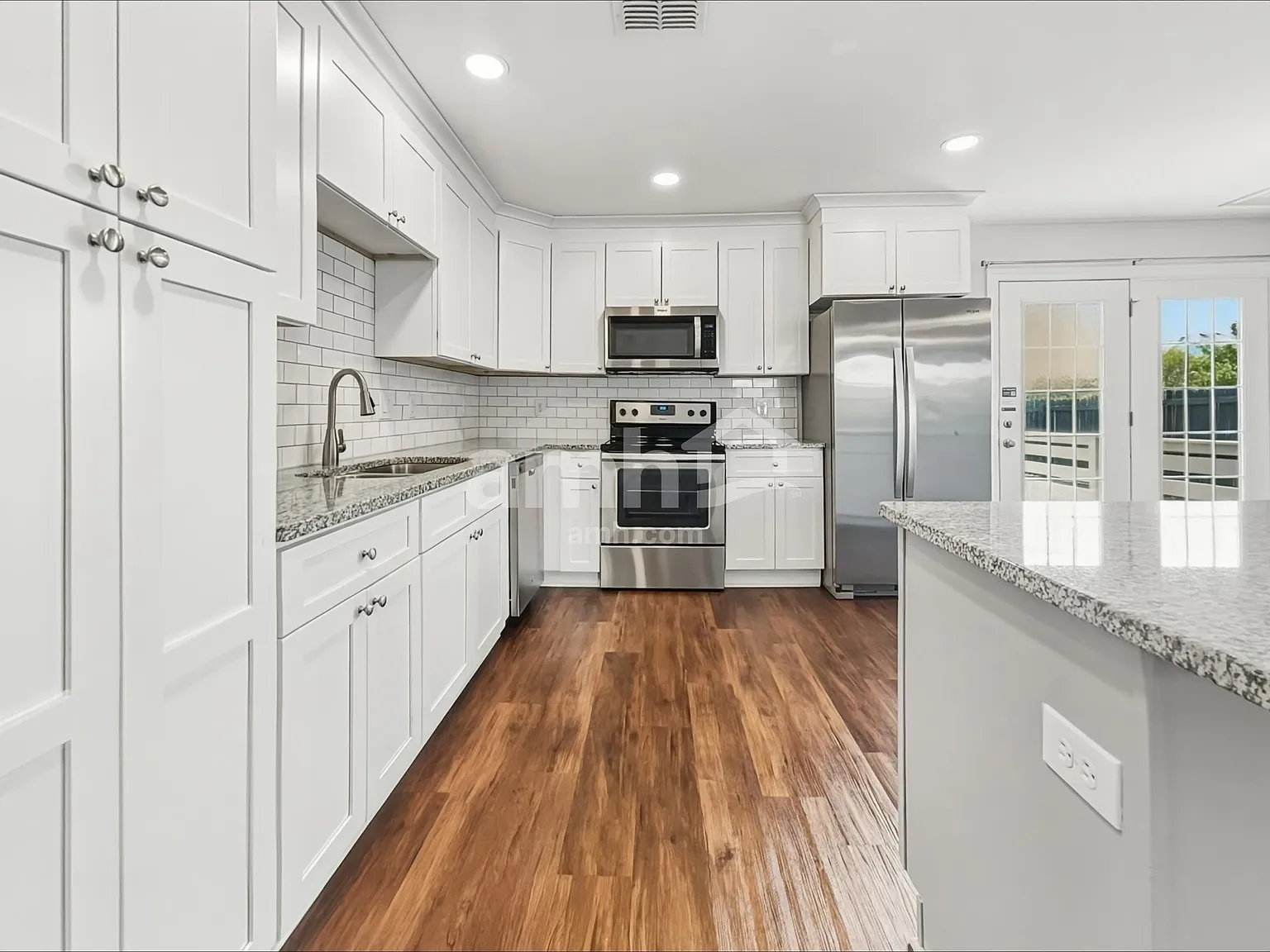 4 bed, 2.5 bath, 2306 sqft, $2,850 — Photo 4