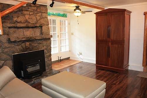 3rd image of 6910 Pine St