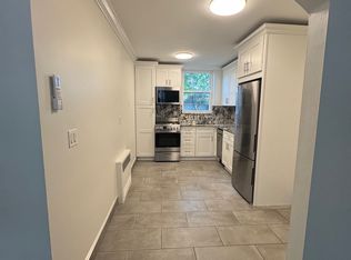 195-12 Station Rd #1B, Flushing, NY 11358