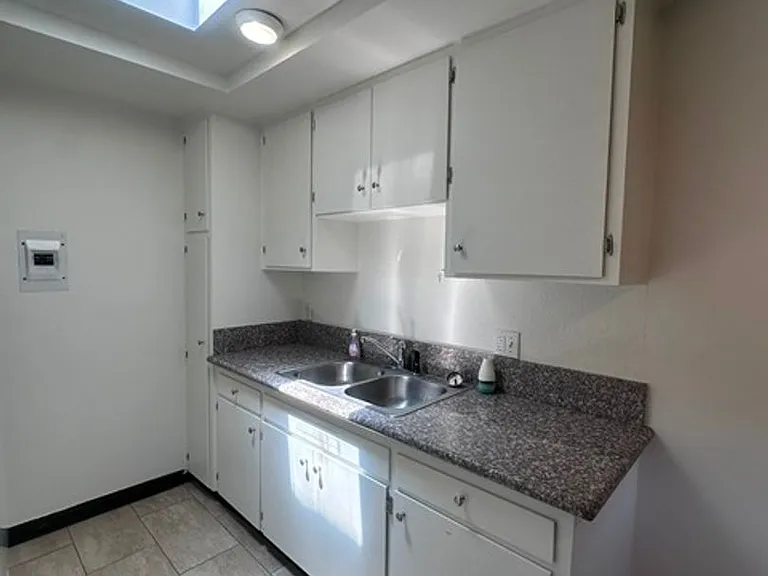 2544 Union St — Photo 46