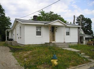 800 Silk Ln, Fayetteville, NC 28301