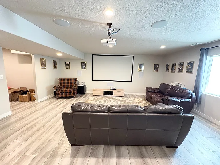 1128 N Coachman Ln — Photo 23