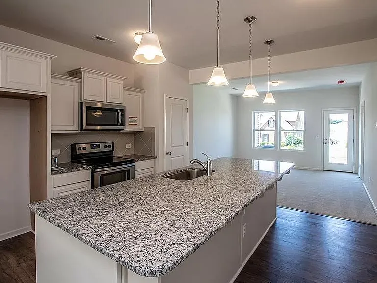 106 Brookshire Ln #B — Photo 4