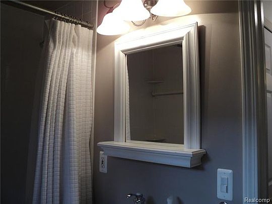 5th image of 2501 Ardmore Ave