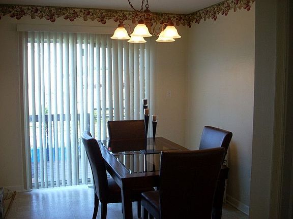 3rd image of 112 Vincent Cir