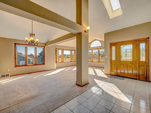 3rd image of 905 Klondike Dr