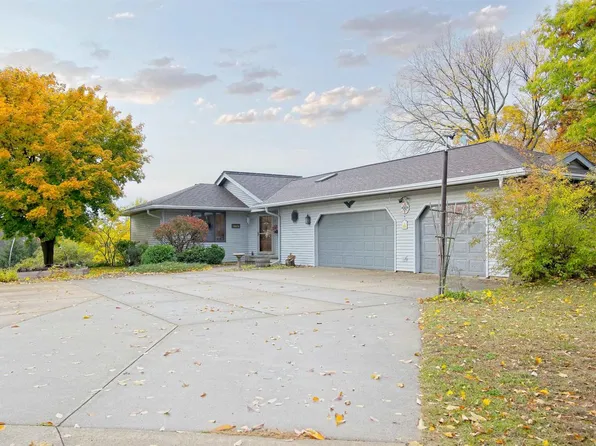 N6781 Donlin Drive, Pardeeville, WI 53954