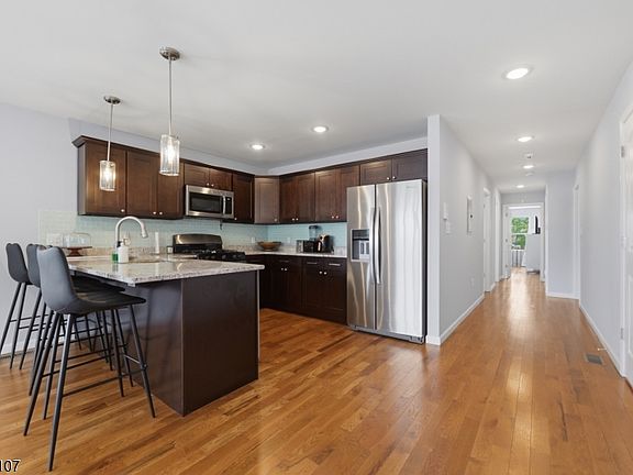 3rd image of 101-103 N 6Th St