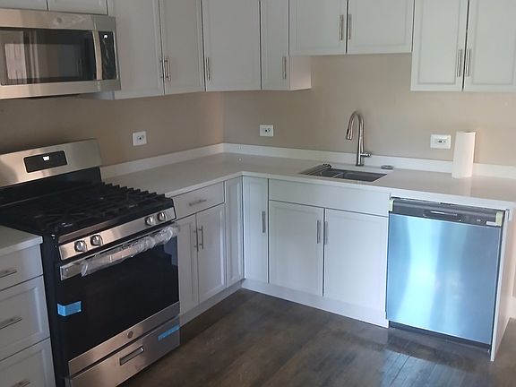 3rd image of 7219 S Evans Ave