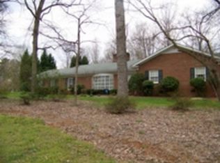 1645 Knolls Dr, Newton, NC 28658
