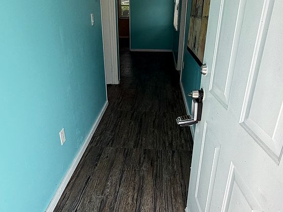 5th image of 1810 E Poinsettia Ave #B