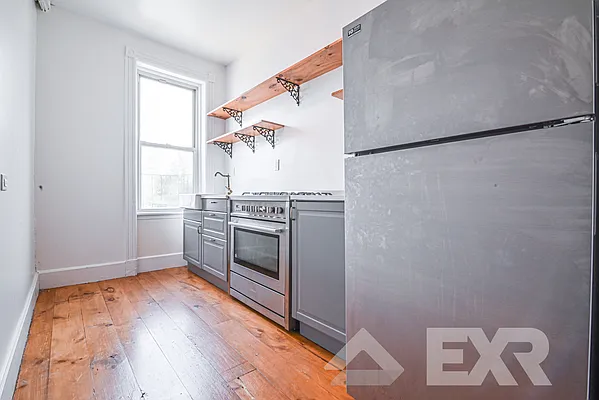 Rented by EXR | media 13