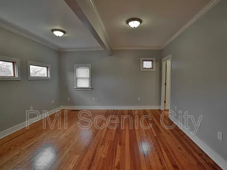 513 Lytle St — Photo 42