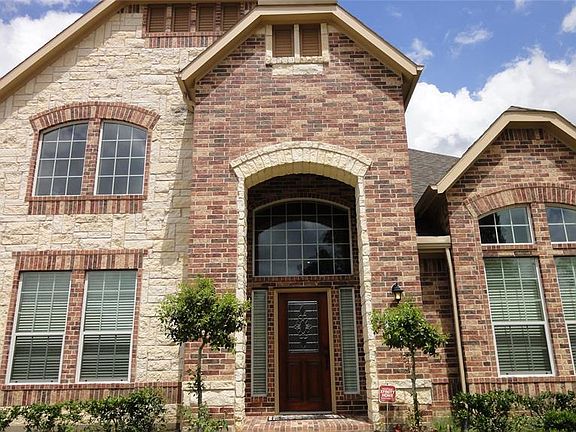 Champion Woods Estates community treasure designed to take advantage of living large.