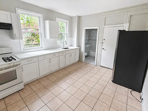 317 W Runyon St #1L Photo 1