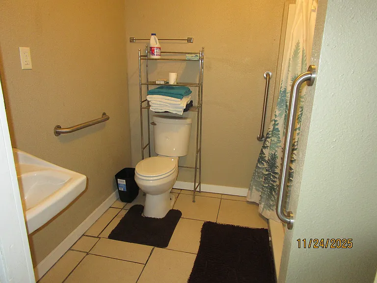 607 W Wilson St #8 — Photo 7