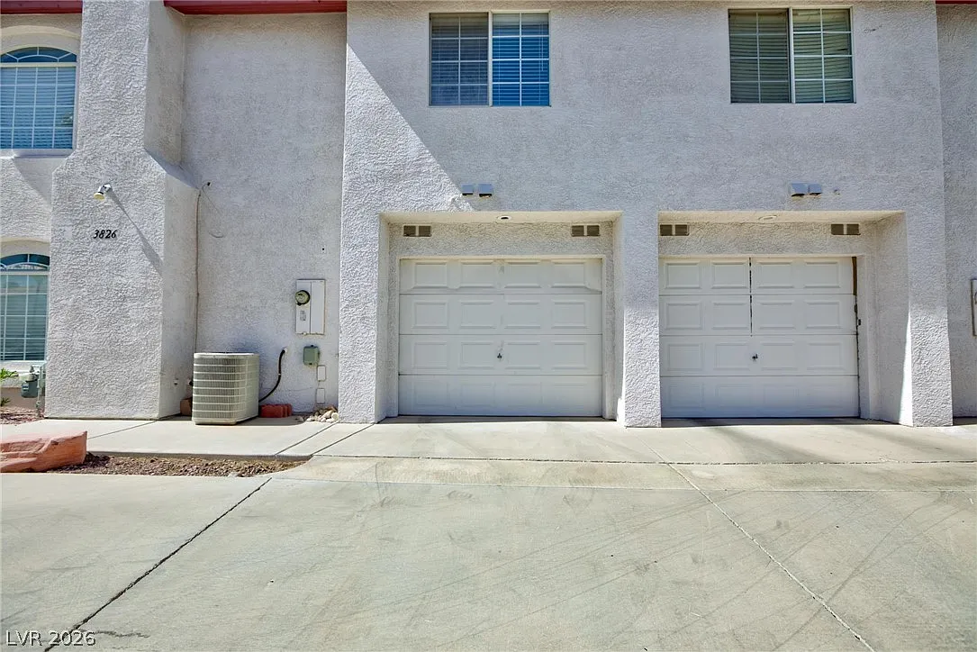 3 bed, 2.5 bath, 1457 sqft, $1,999 — Photo 3