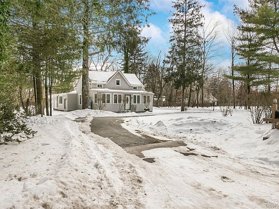 4th image of 360 S Country Road