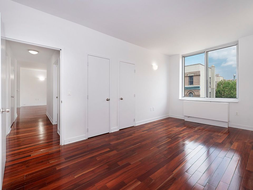 1st image of 454 Manhattan Ave APT 2L