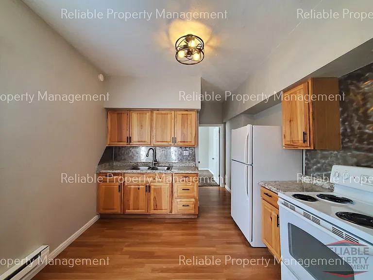 1497 Mound Ave — Photo 3
