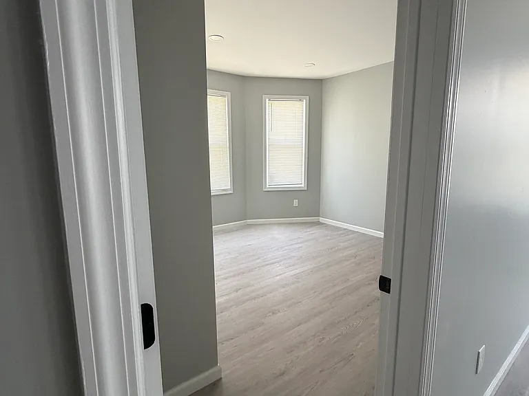 264-2666 Harrison St #1 — Photo 8
