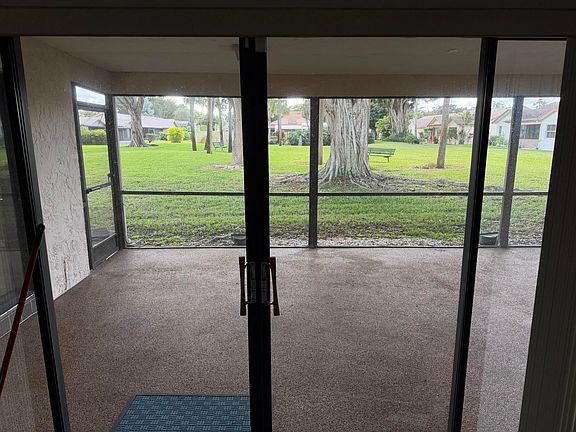 5th image of 10522 Greenbriar Court