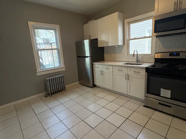 325 N Grove St Floor 2, East Orange, NJ 07017
