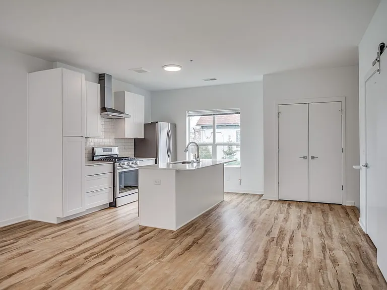 3333 Nicollet Ave S — Photo 25