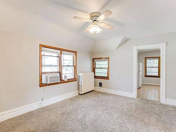 3rd image of 798 Armstrong Ave #2