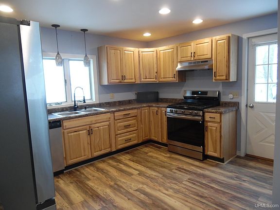 4th image of 440 Kearsarge St