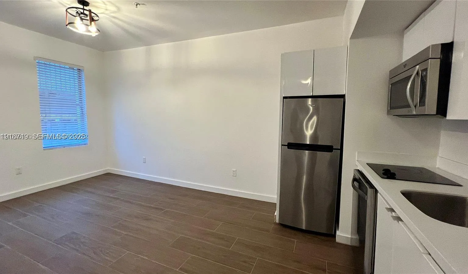 2 bed, 660 sqft, $2,750 — Photo 2