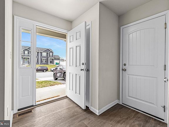 3rd image of 177 Skyview Cir