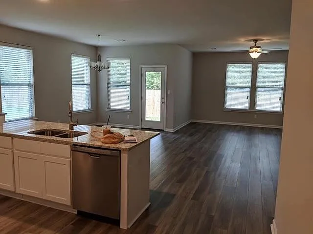 8194 Fairlane Dr — Photo 13