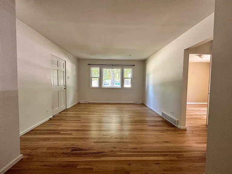 2633 S Race St — Photo 17