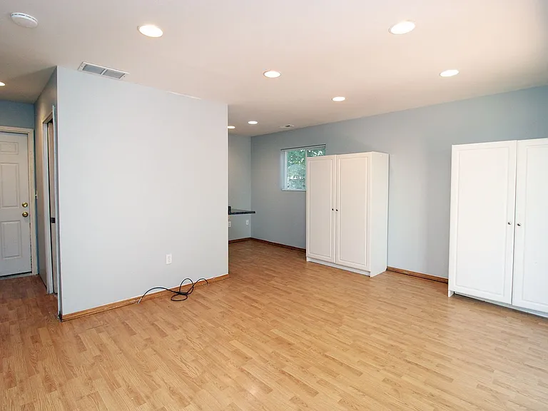 6235 NE Shaver St — Photo 11