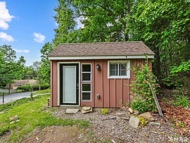 917 Hopewell Rd — Photo 32