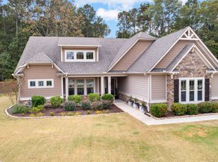 285 Oakleigh Manor Dr, Fayetteville, GA 30215
