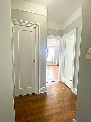 3rd image of 2924 21st Ave APT 6B