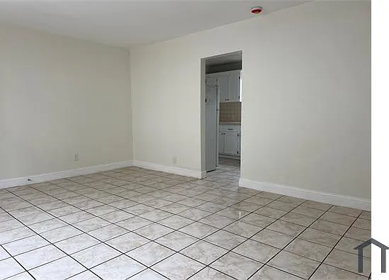 3 bed, 1000 sqft, $2,900 — Photo 1